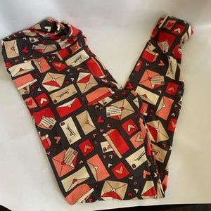 LuLaRoe Valentine’s Day leggings!